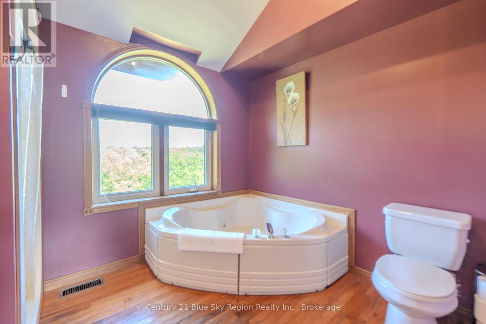 1033 CENTENNIAL CRESCENT - 34