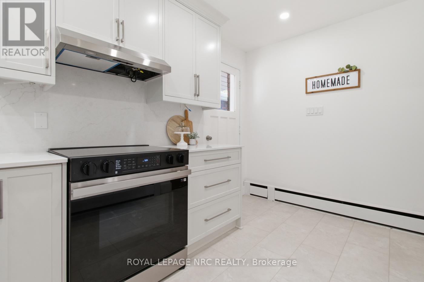 179 WOODSIDE DRIVE - 19