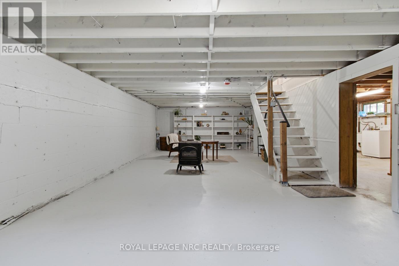 179 WOODSIDE DRIVE - 32