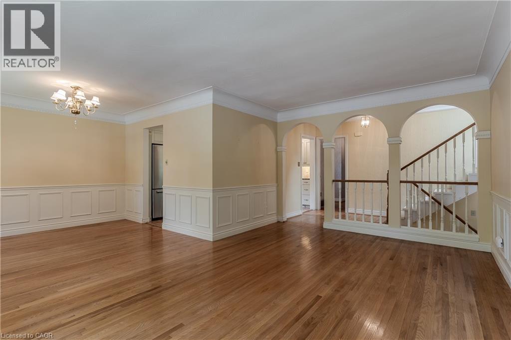 342 BRYANT Crescent - Image 6