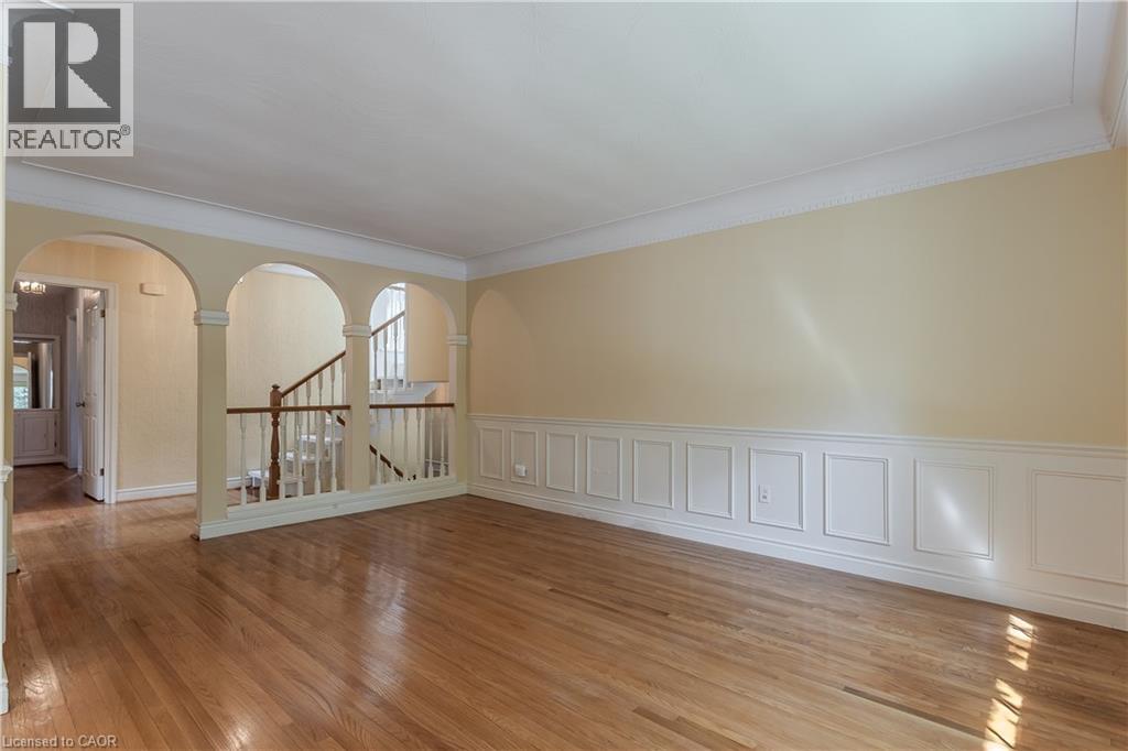 342 BRYANT Crescent - Image 7