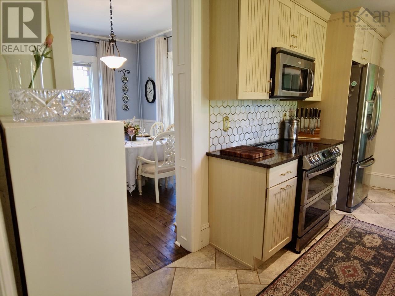 18 Stanley Street - 23