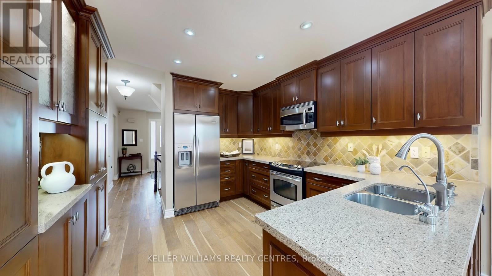 15 BEATTY CRESCENT - 11