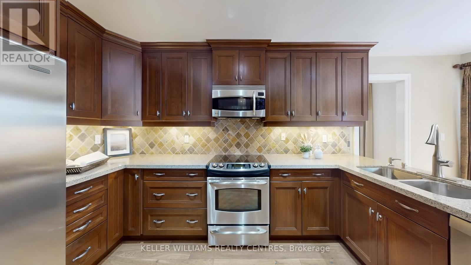 15 BEATTY CRESCENT - 12