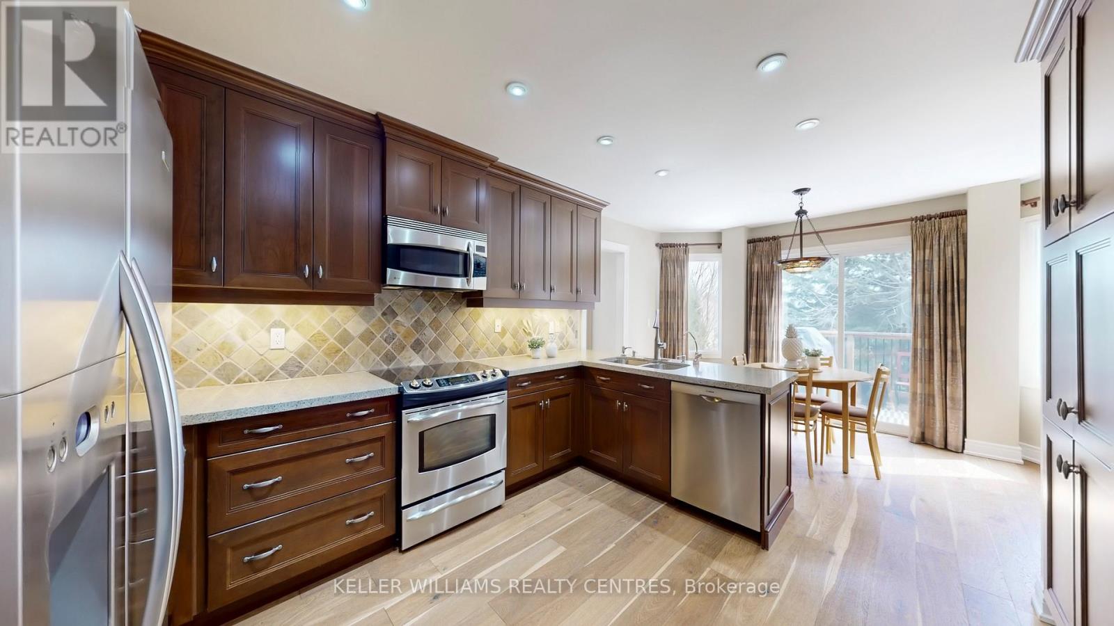 15 BEATTY CRESCENT - 13