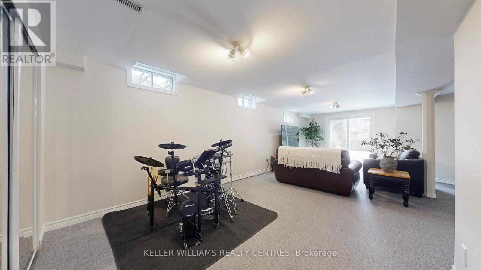 15 BEATTY CRESCENT - 31