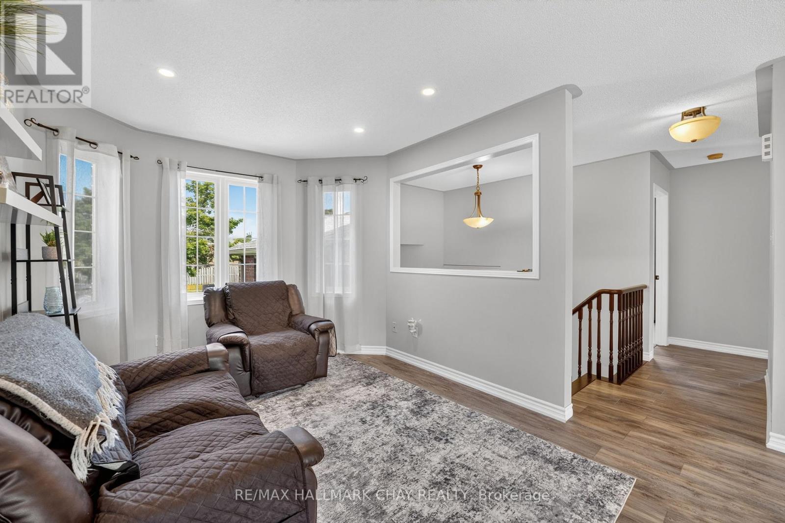 41 HODGSON DRIVE - 11