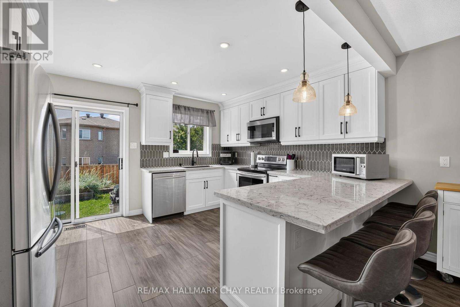 41 HODGSON DRIVE - 18