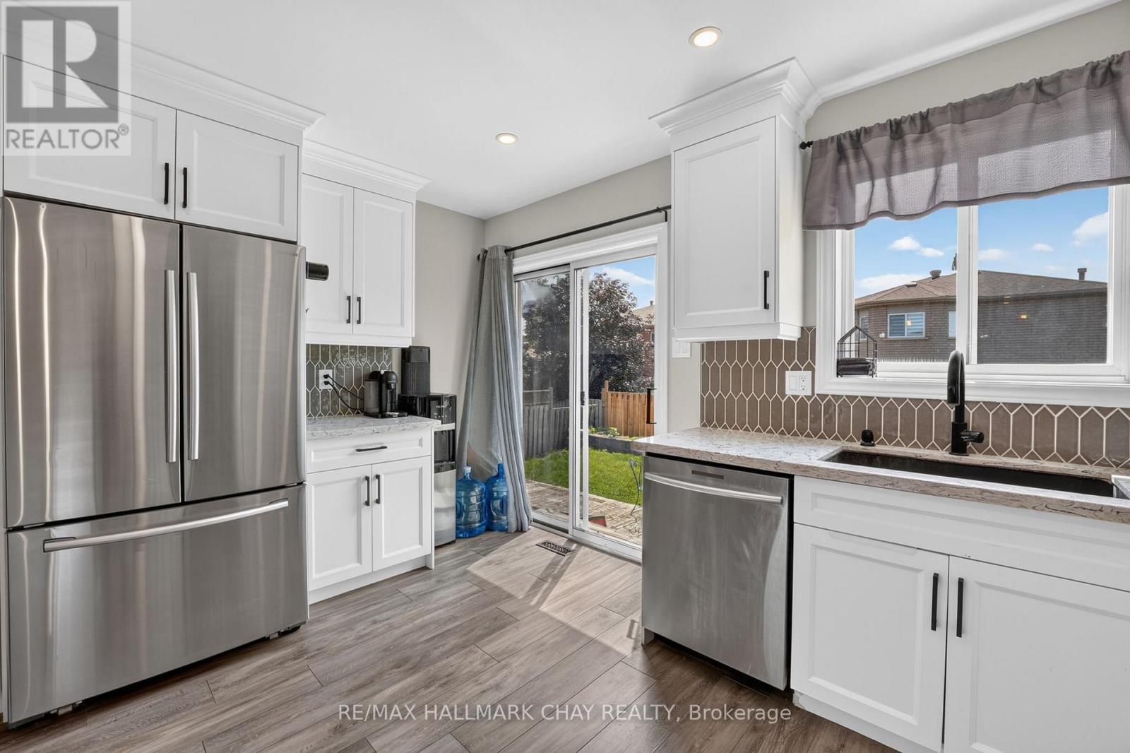 41 HODGSON DRIVE - 23
