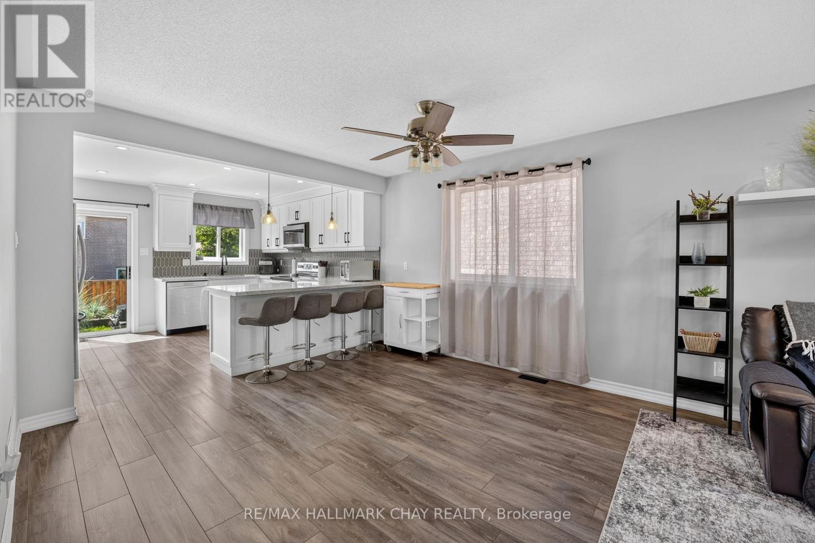 41 HODGSON DRIVE - 7