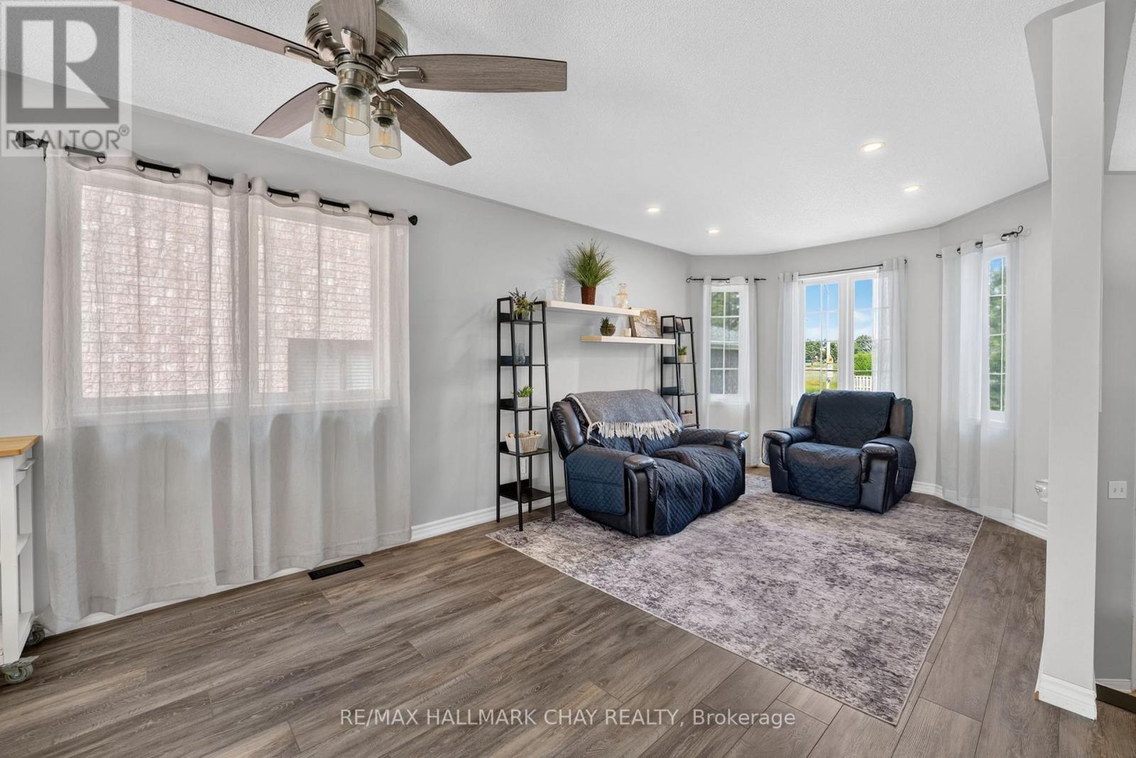 41 HODGSON DRIVE - 8
