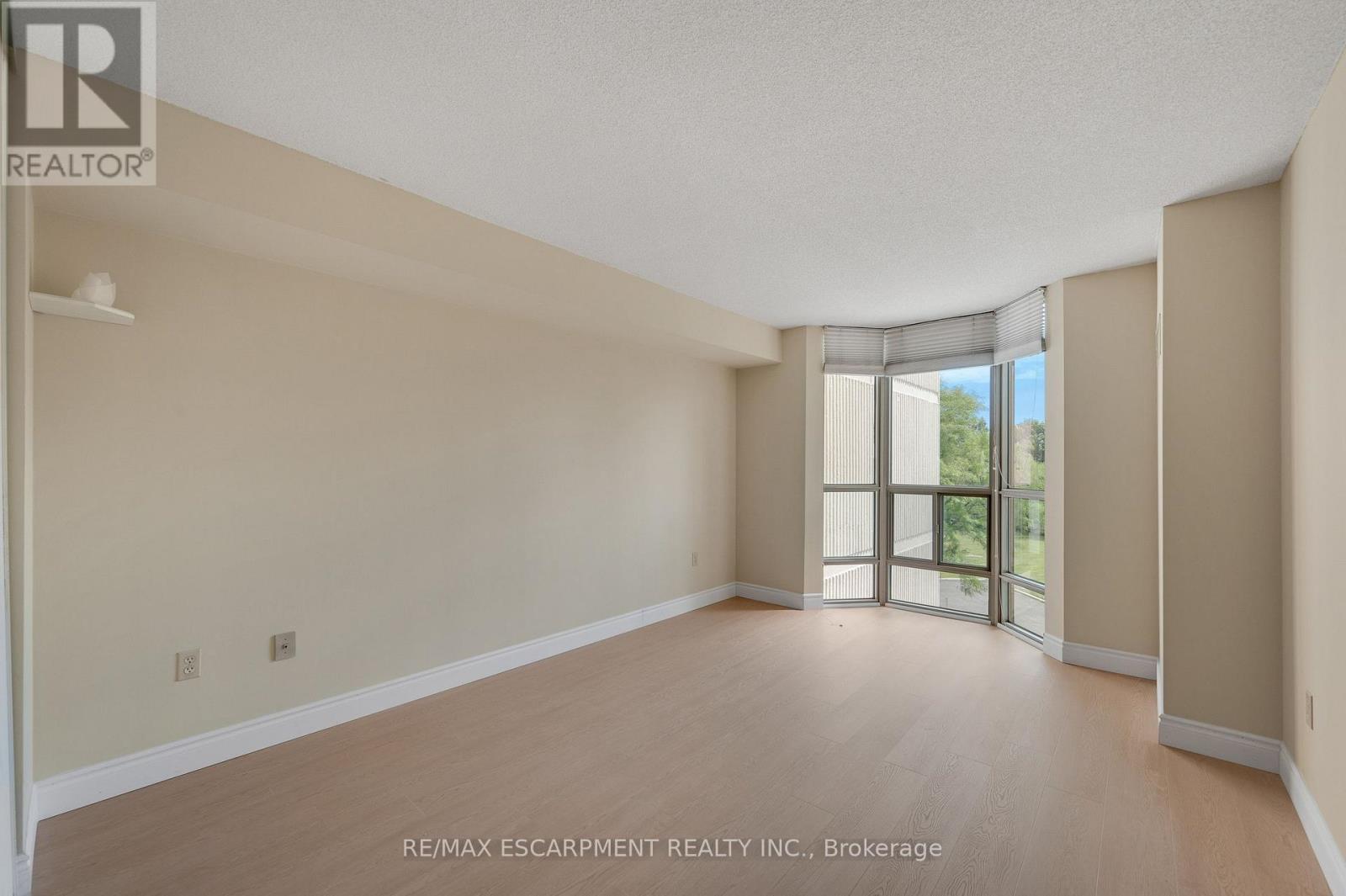 #302 5070 PINEDALE AVENUE - 16