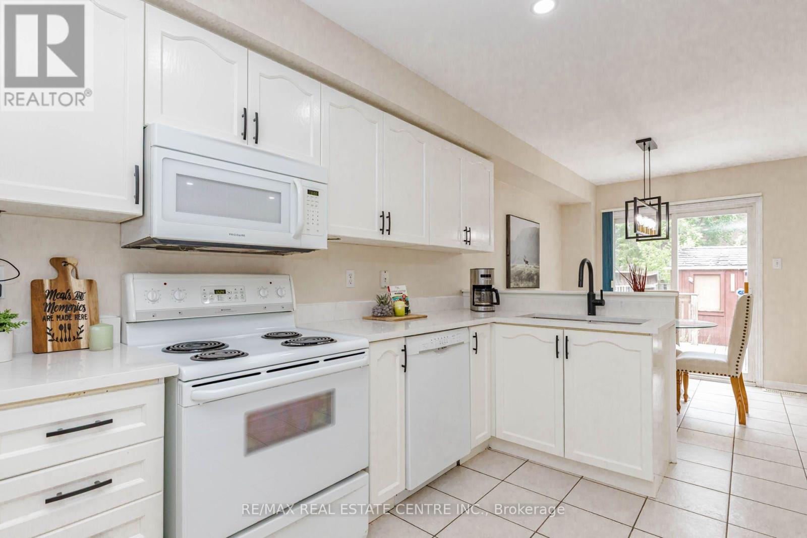 35 PRINCE CRESCENT - 11