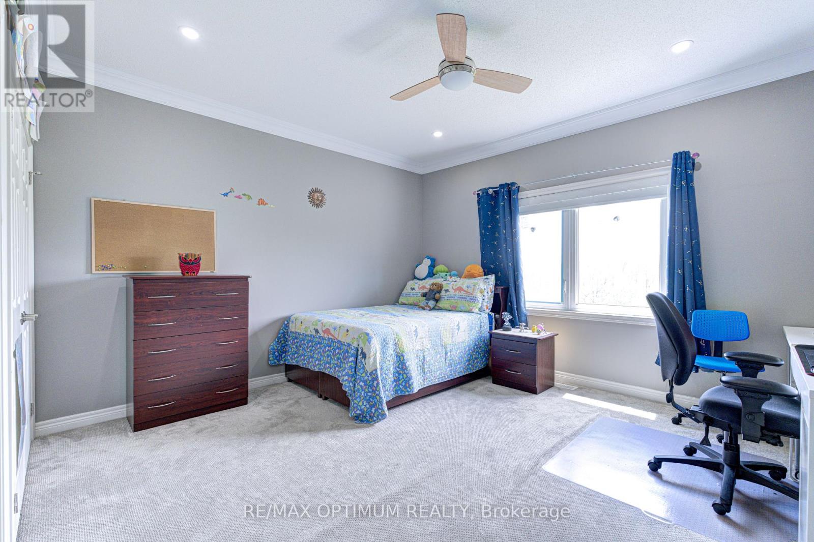 14 WATERWIDE CRESCENT - 23
