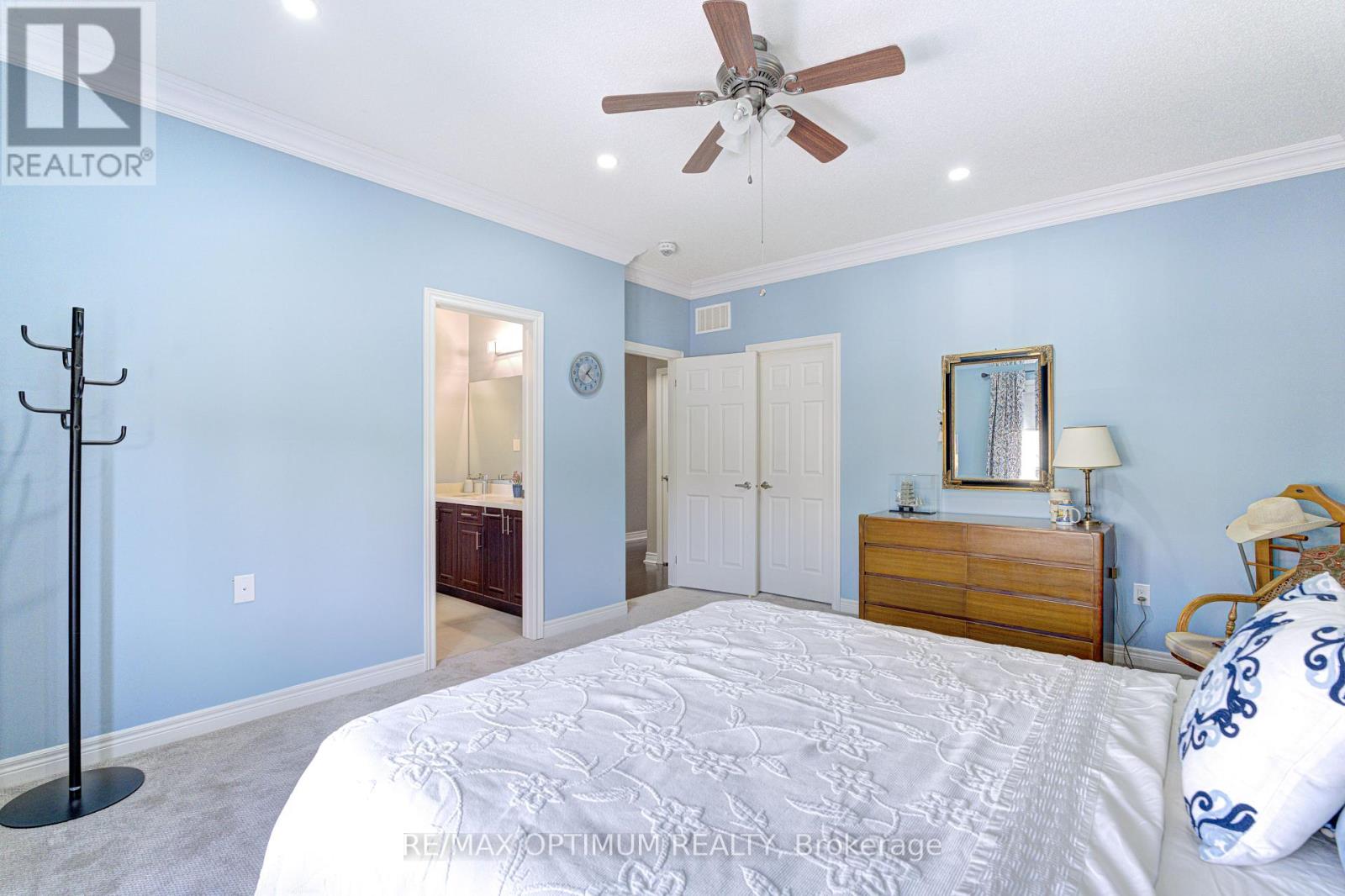 14 WATERWIDE CRESCENT - 34