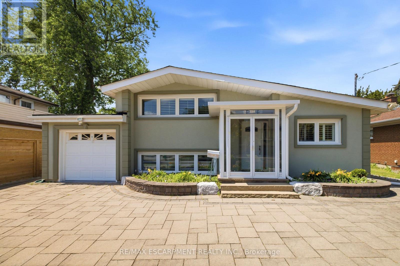 3084 CONSTITUTION BOULEVARD - 1