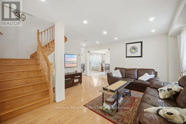 19 THORNBUSH BOULEVARD - Image 9
