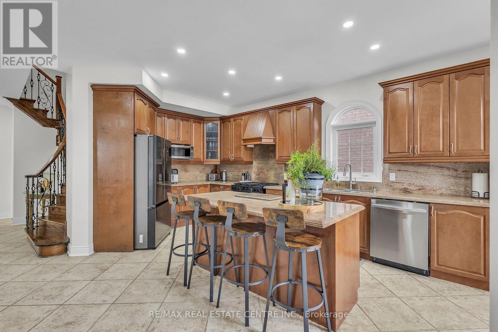 2 JANETVILLE STREET - 17