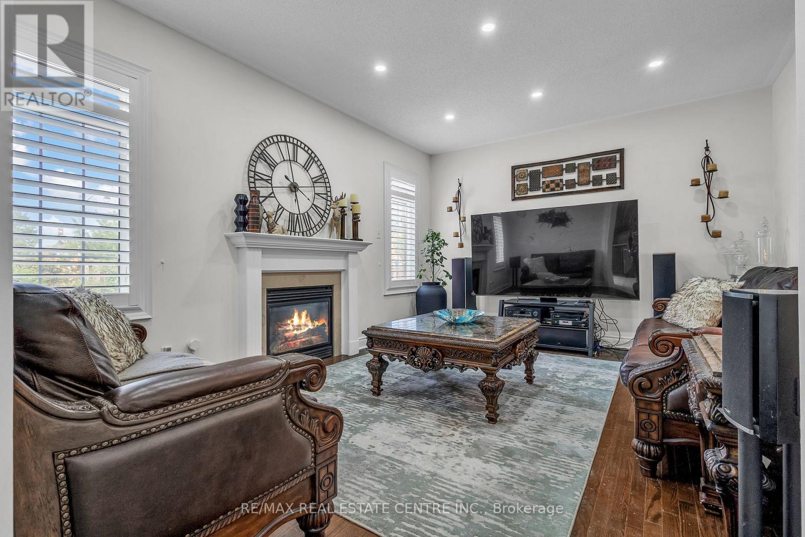 2 JANETVILLE STREET - 21