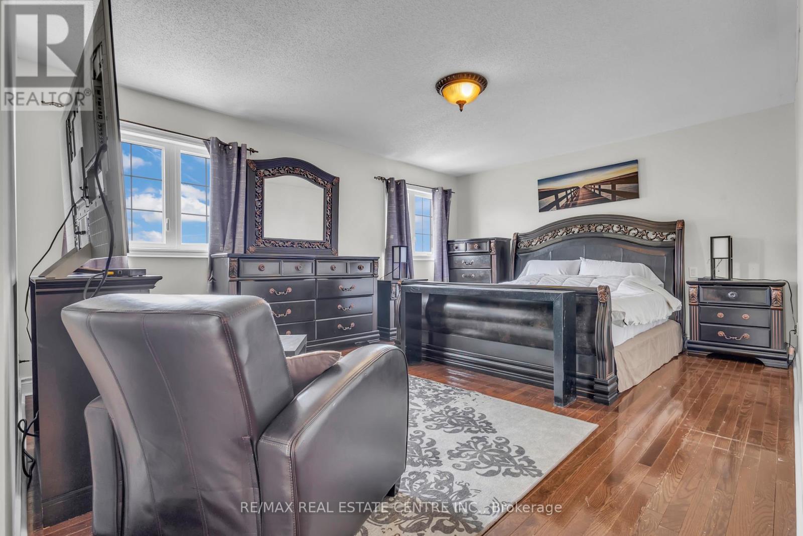 2 JANETVILLE STREET - 27