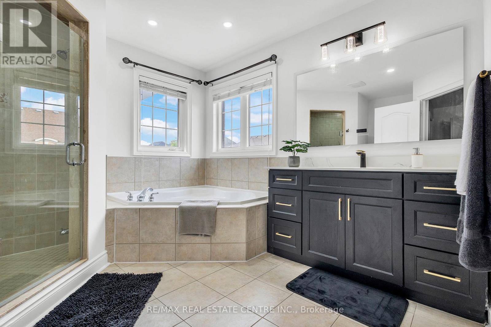 2 JANETVILLE STREET - 29