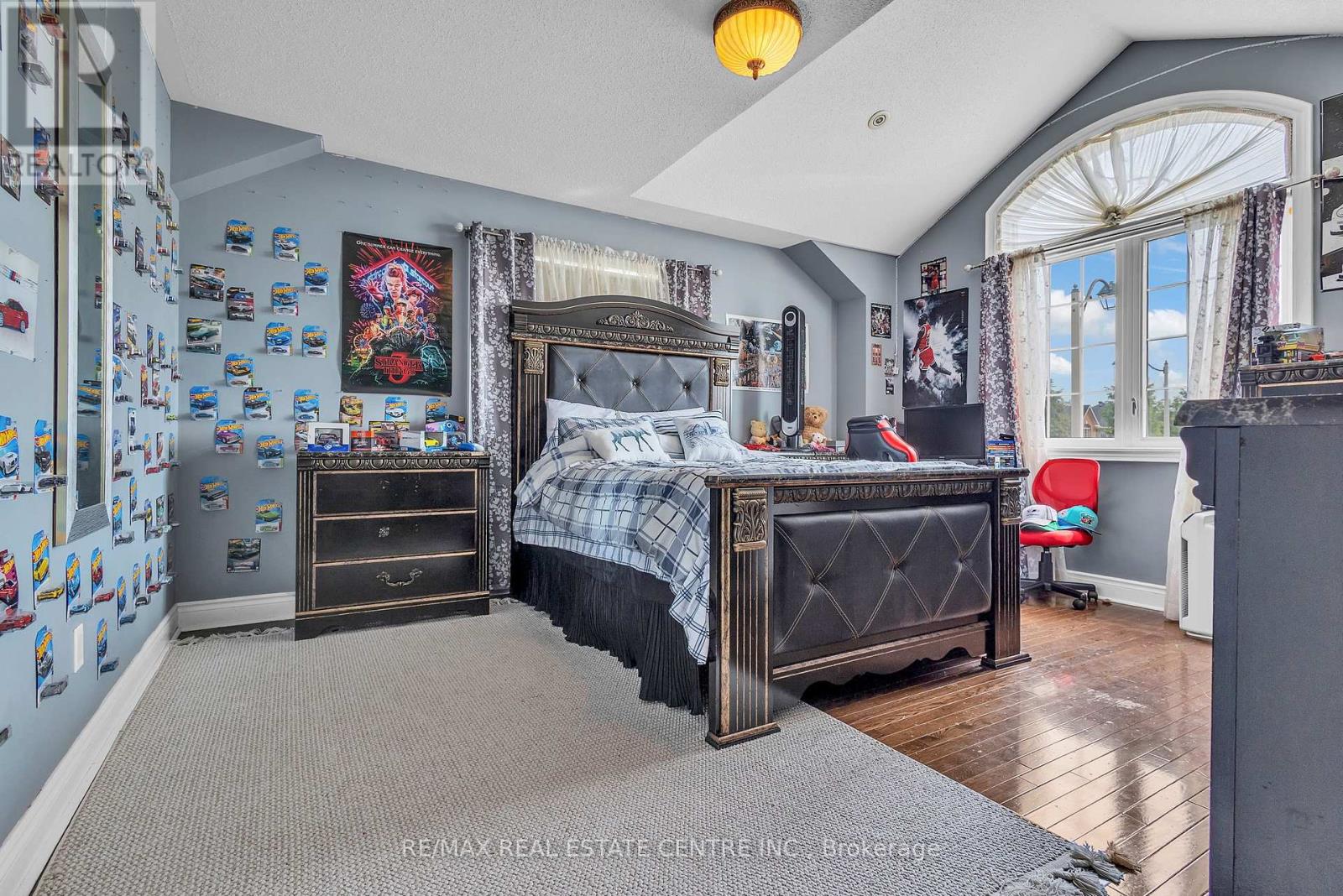 2 JANETVILLE STREET - 32
