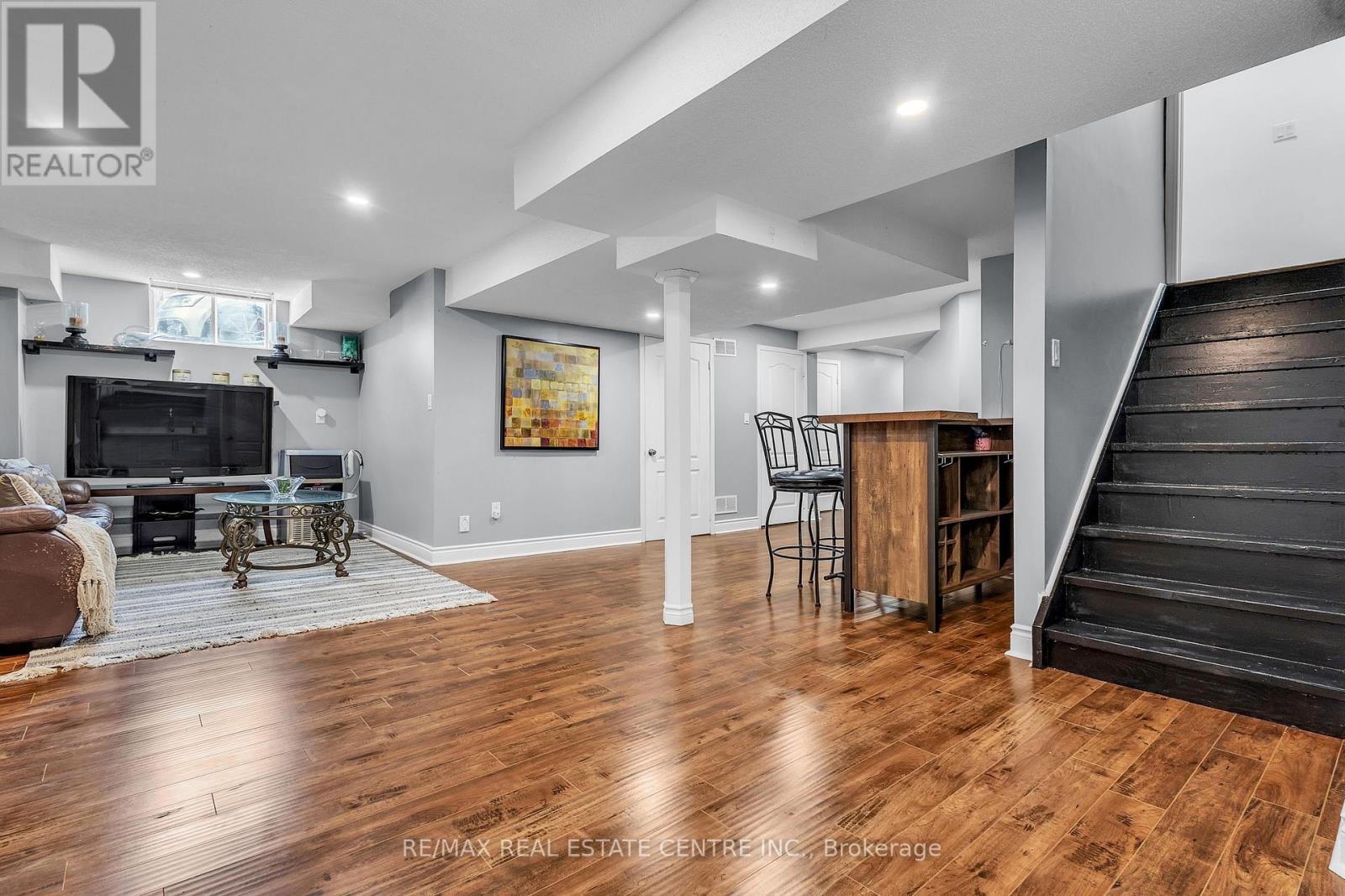 2 JANETVILLE STREET - 35