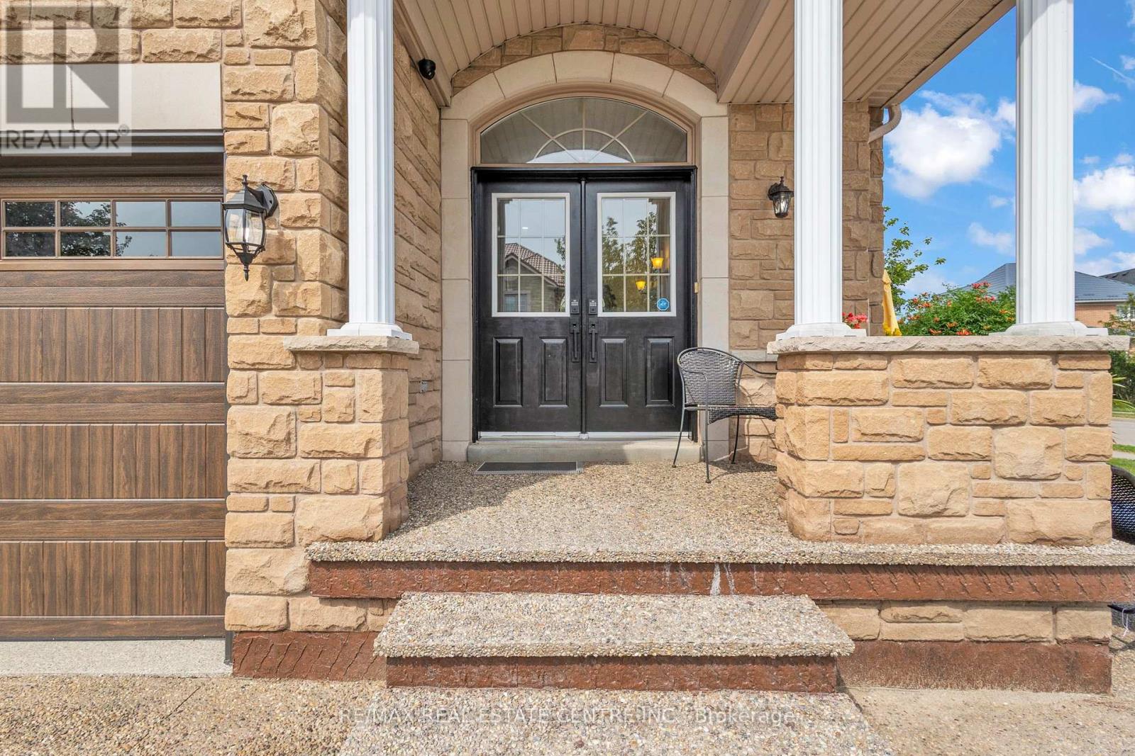 2 JANETVILLE STREET - 4