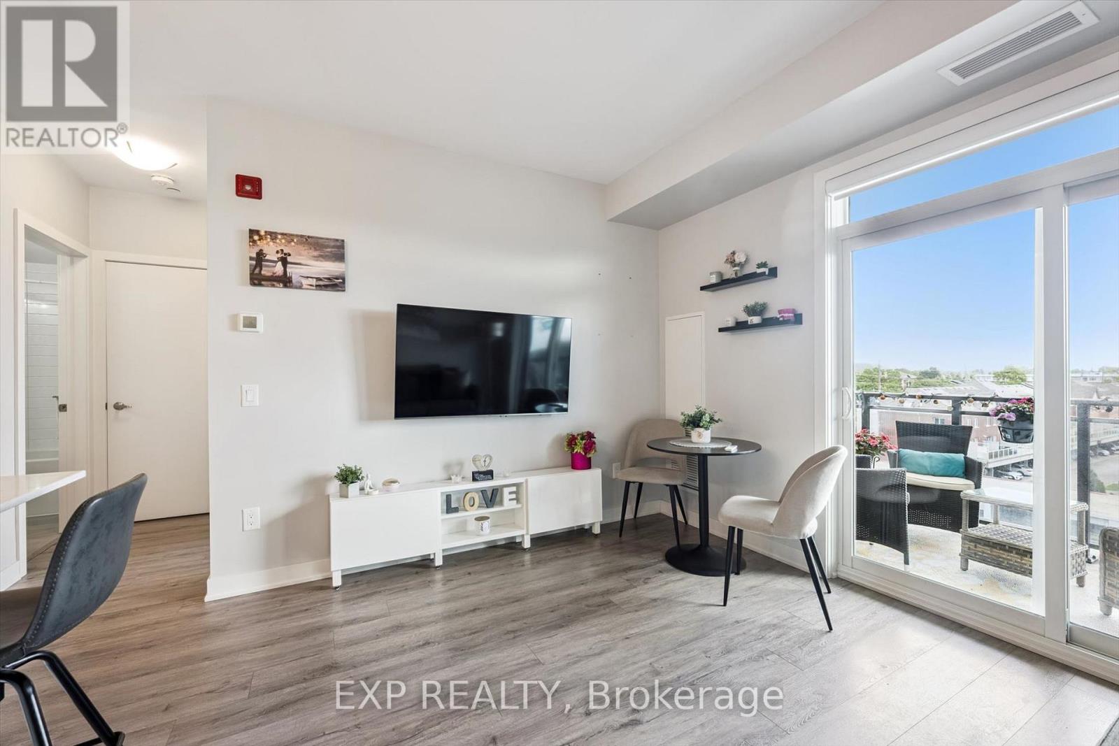 340 PLAINS ROAD E - 12