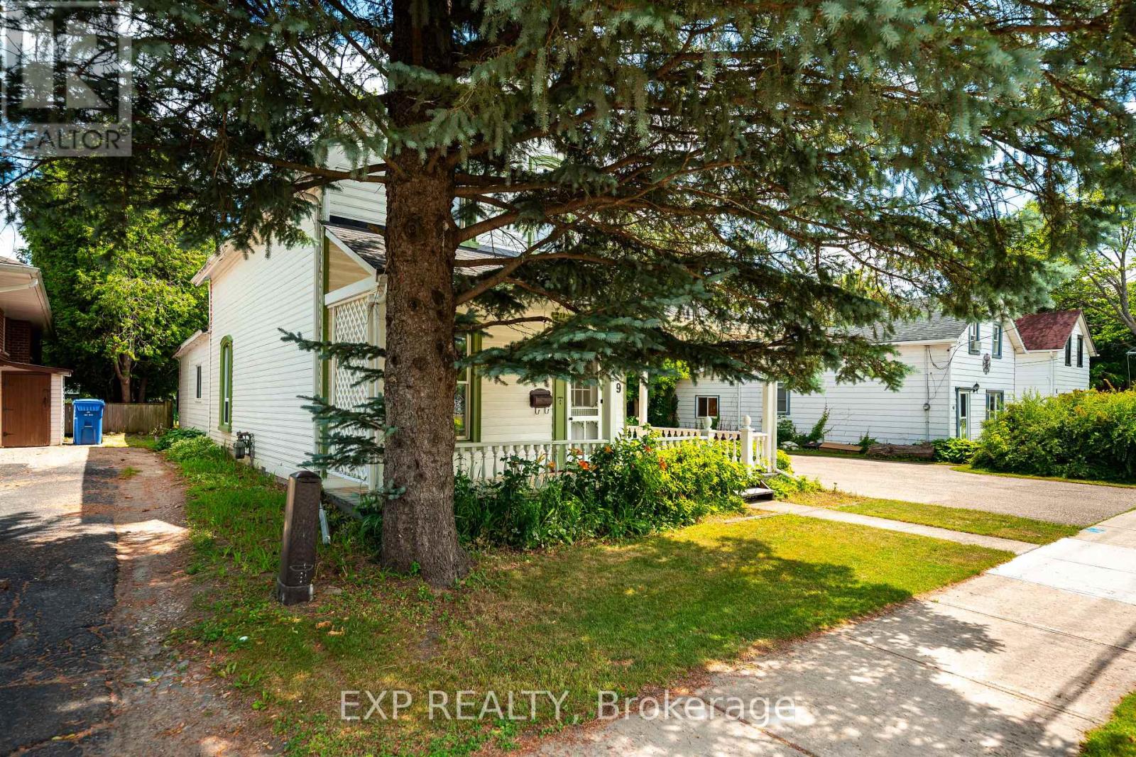 39 TOWNLINE - Image 40