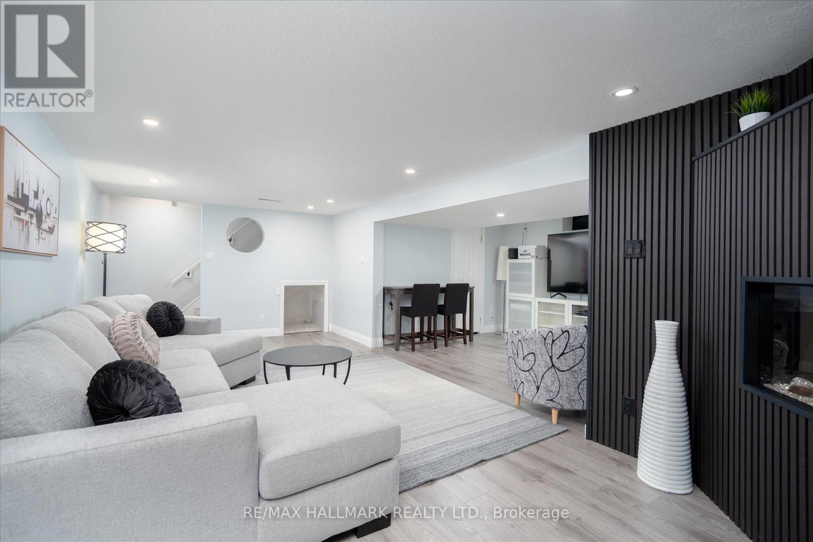 119 CHARLOTTE PLACE - 24