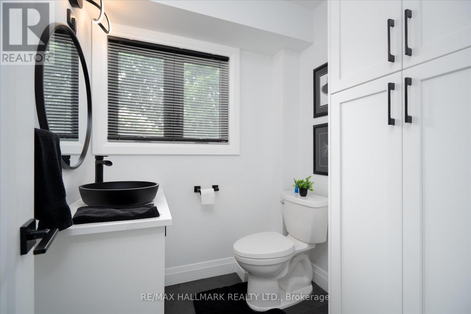 119 CHARLOTTE PLACE - 27