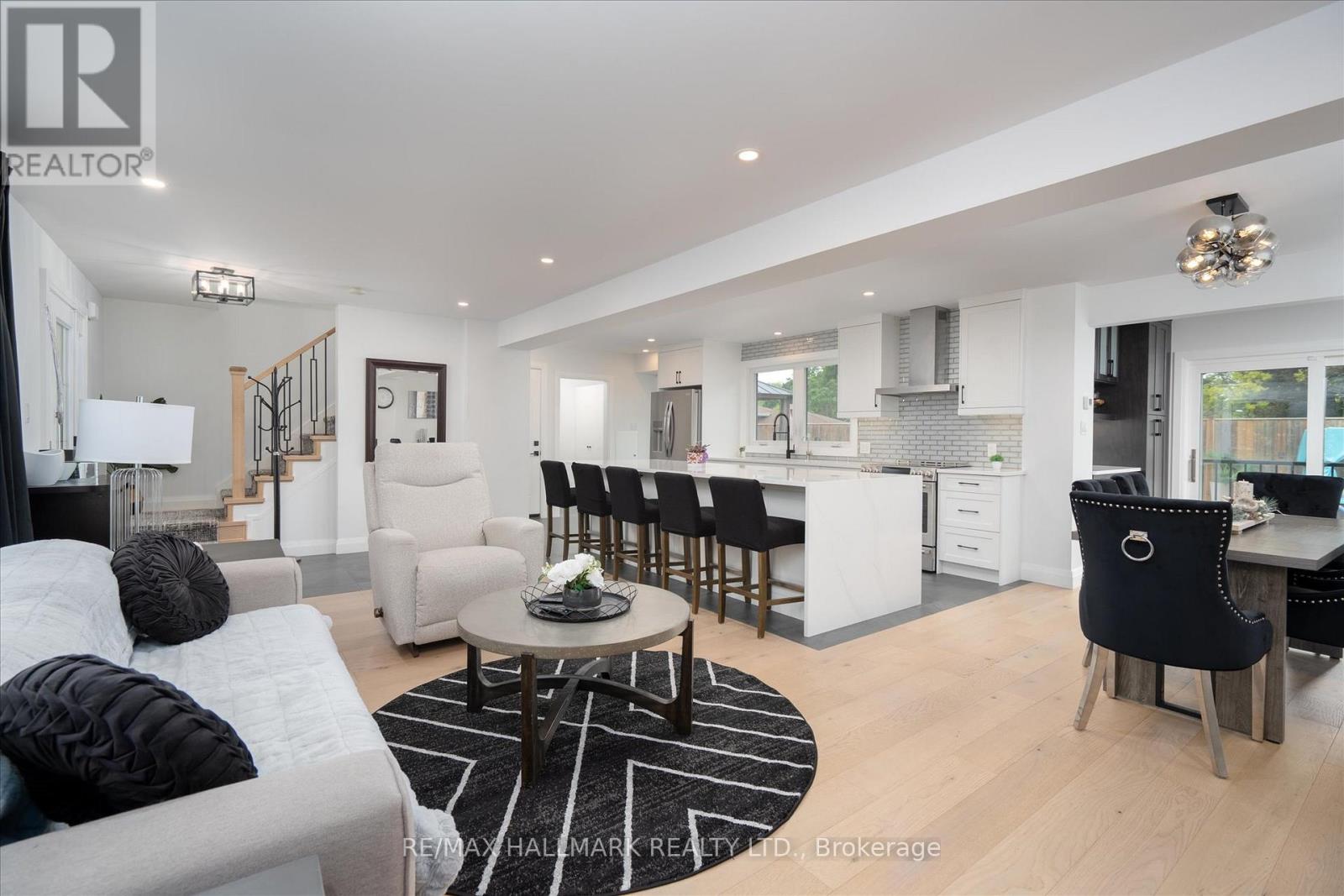 119 CHARLOTTE PLACE - 8