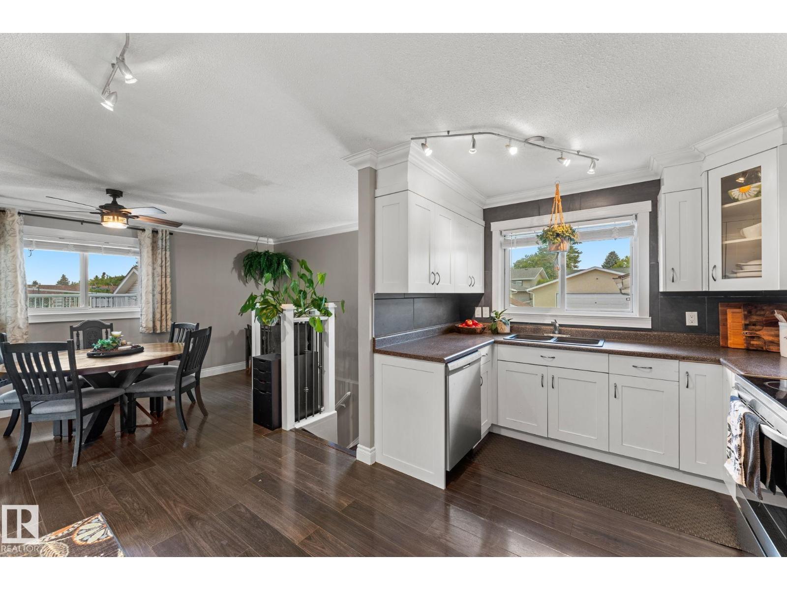 4404 42B AV — photo 12