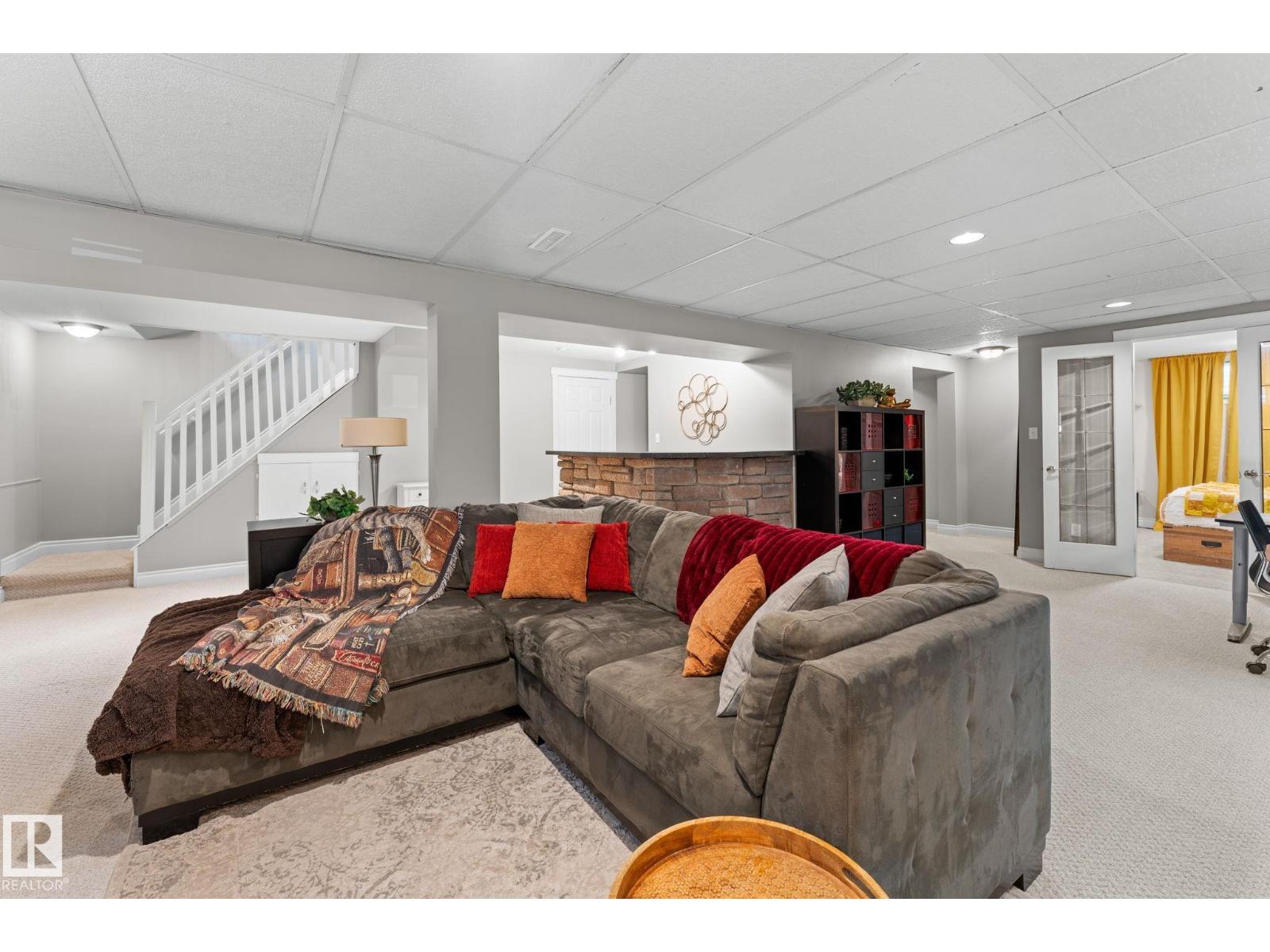 4404 42B AV — photo 26