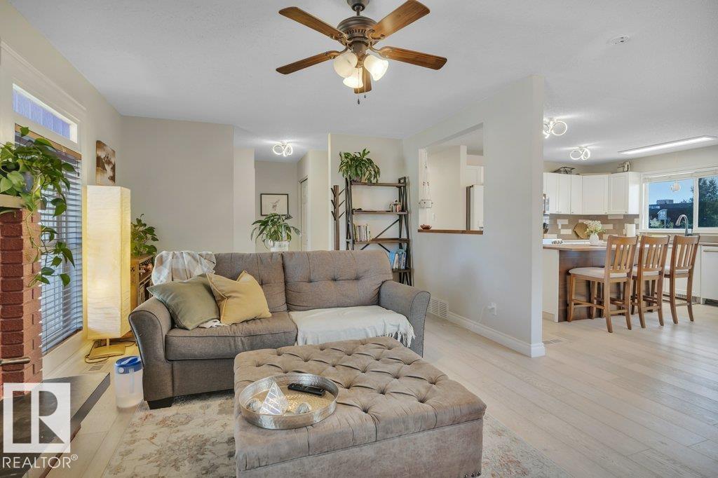 4501 39 AV — photo 8