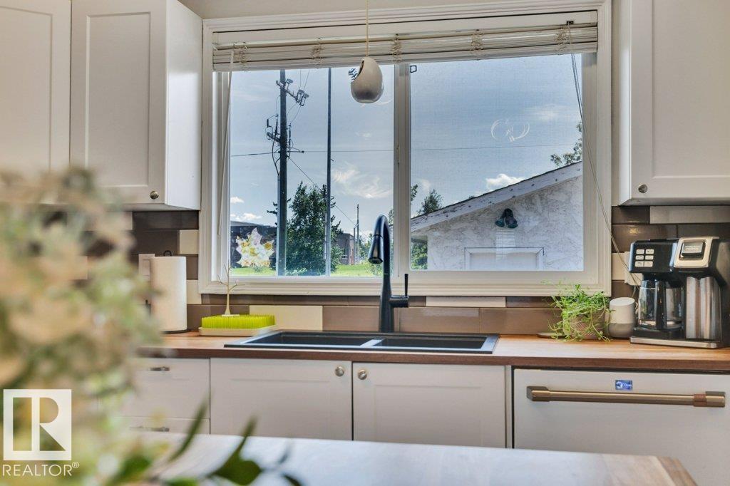 4501 39 AV — photo 13