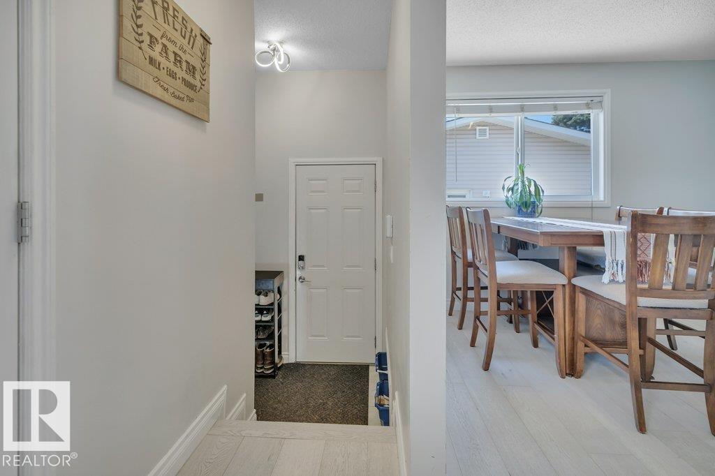 4501 39 AV — photo 33