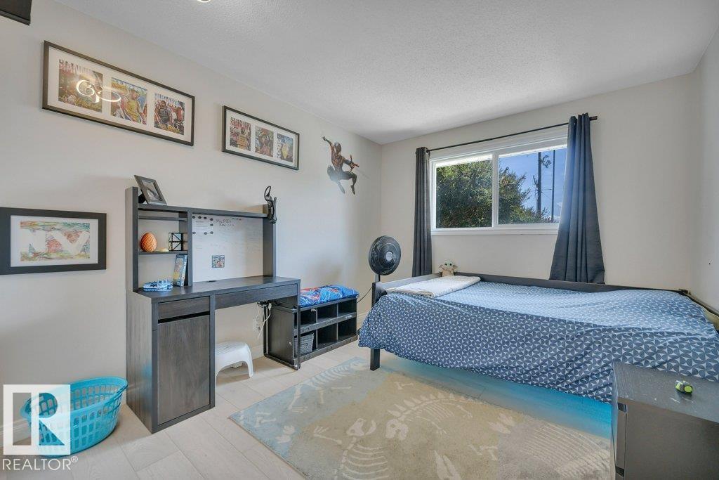 4501 39 AV — photo 29