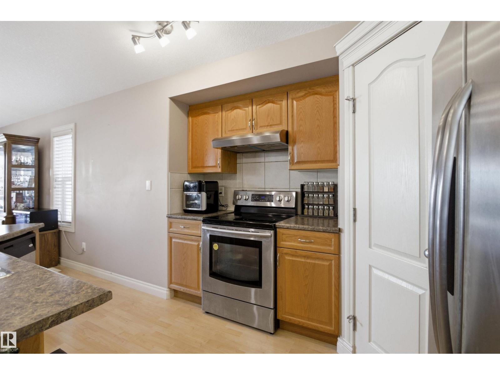 16204 48 ST NW - 8