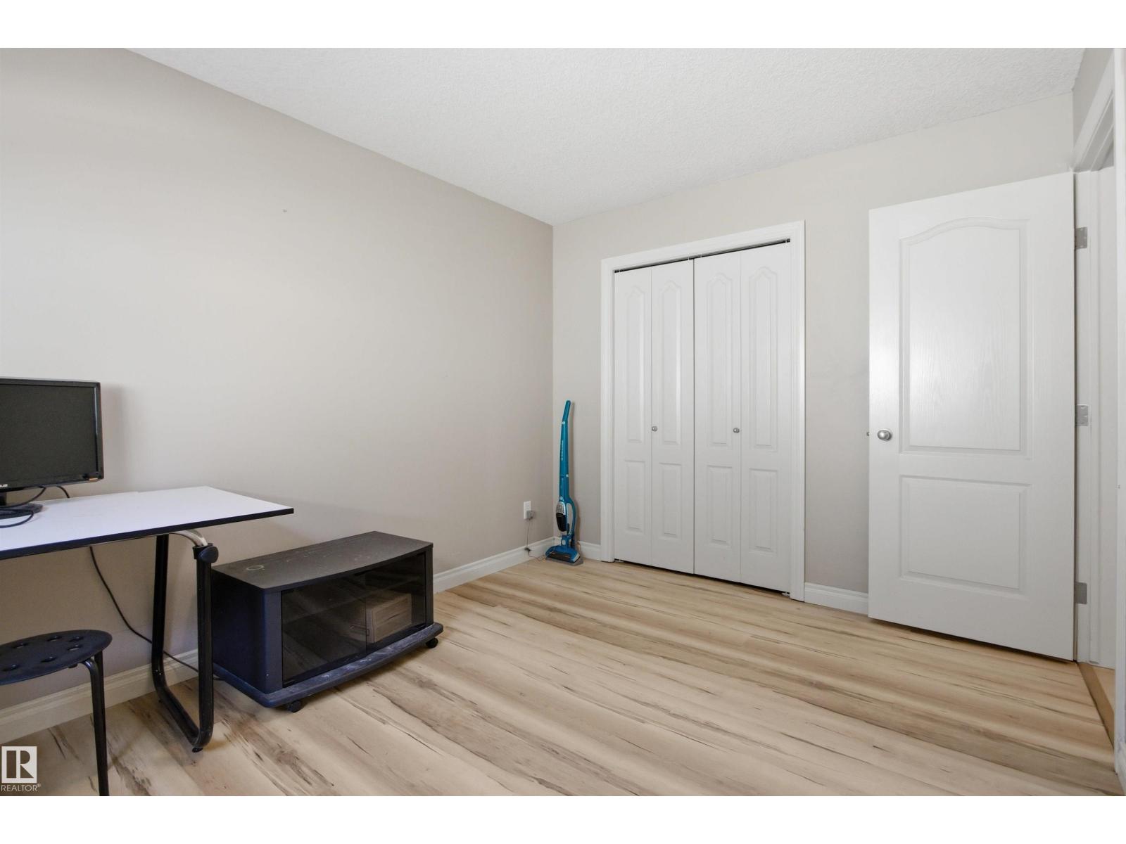 16204 48 ST NW - 15