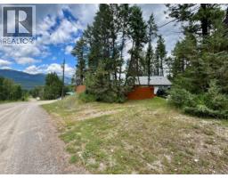 4949 Luxor Creek Road, Edgewater, BC V0A1B0 Photo 35