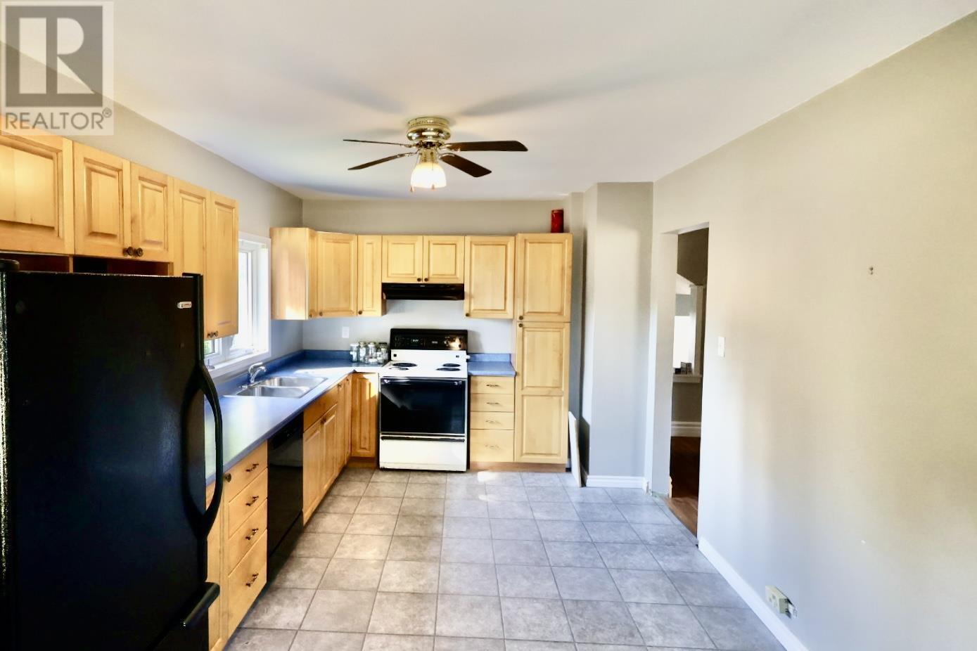 79 Melville RD - 5