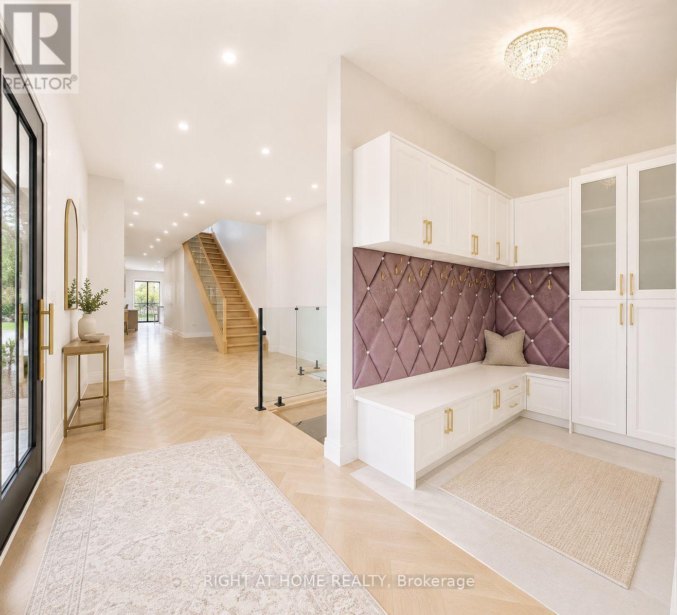 215 BAYVIEW AVENUE - Image 19