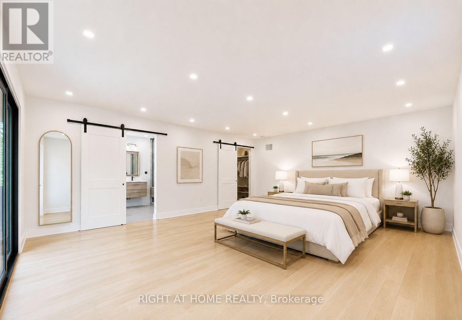 215 BAYVIEW AVENUE - Image 20