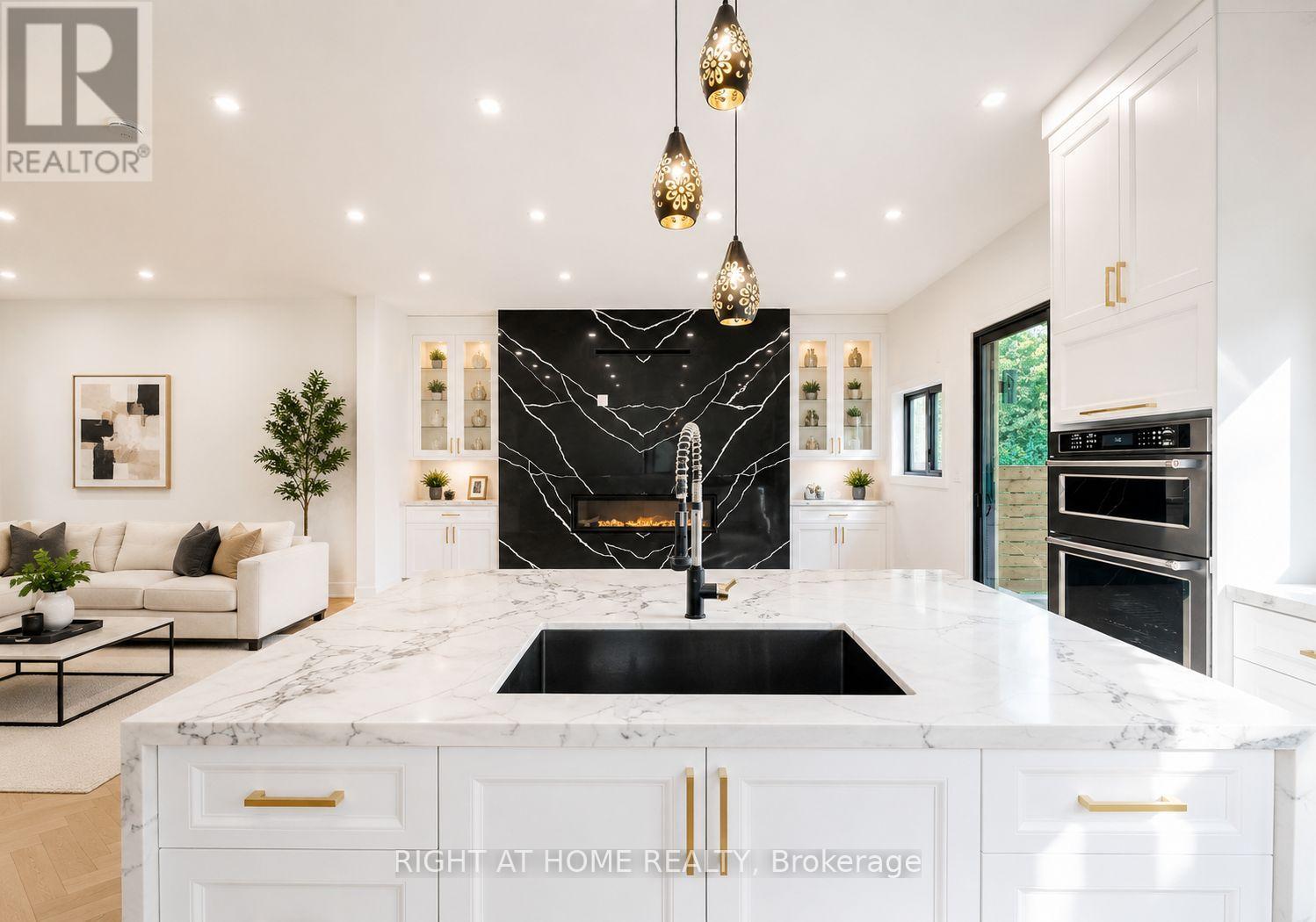 215 BAYVIEW AVENUE - Image 7