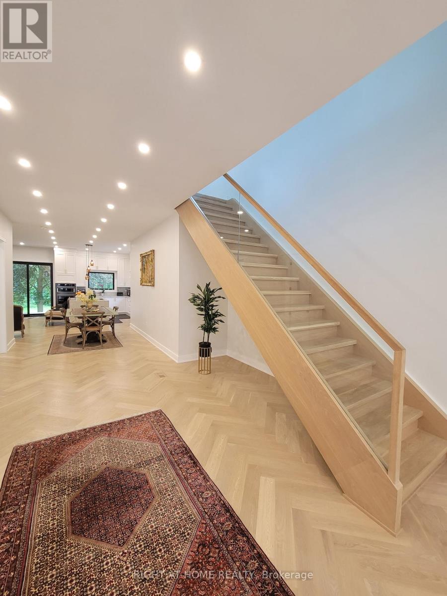 215 BAYVIEW AVENUE - Image 30