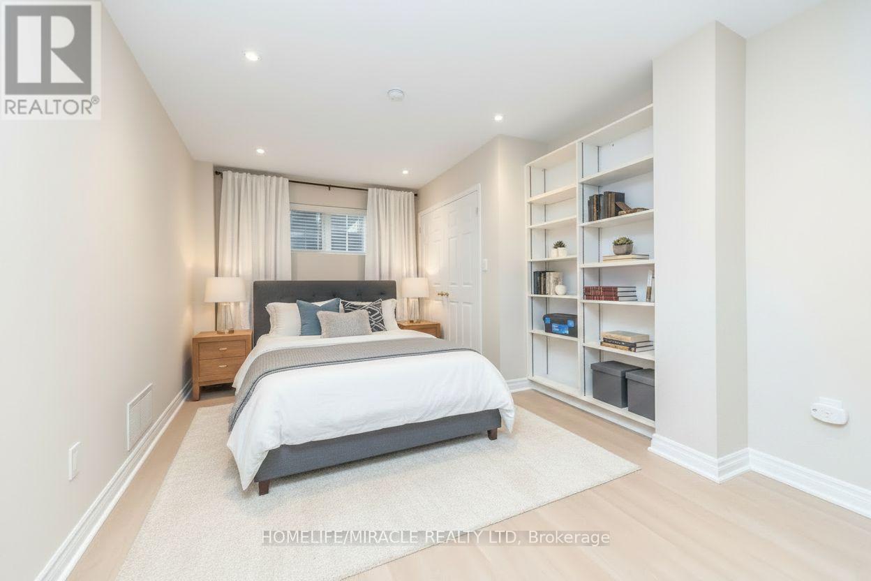 37 BLACKTHORN LANE - 28