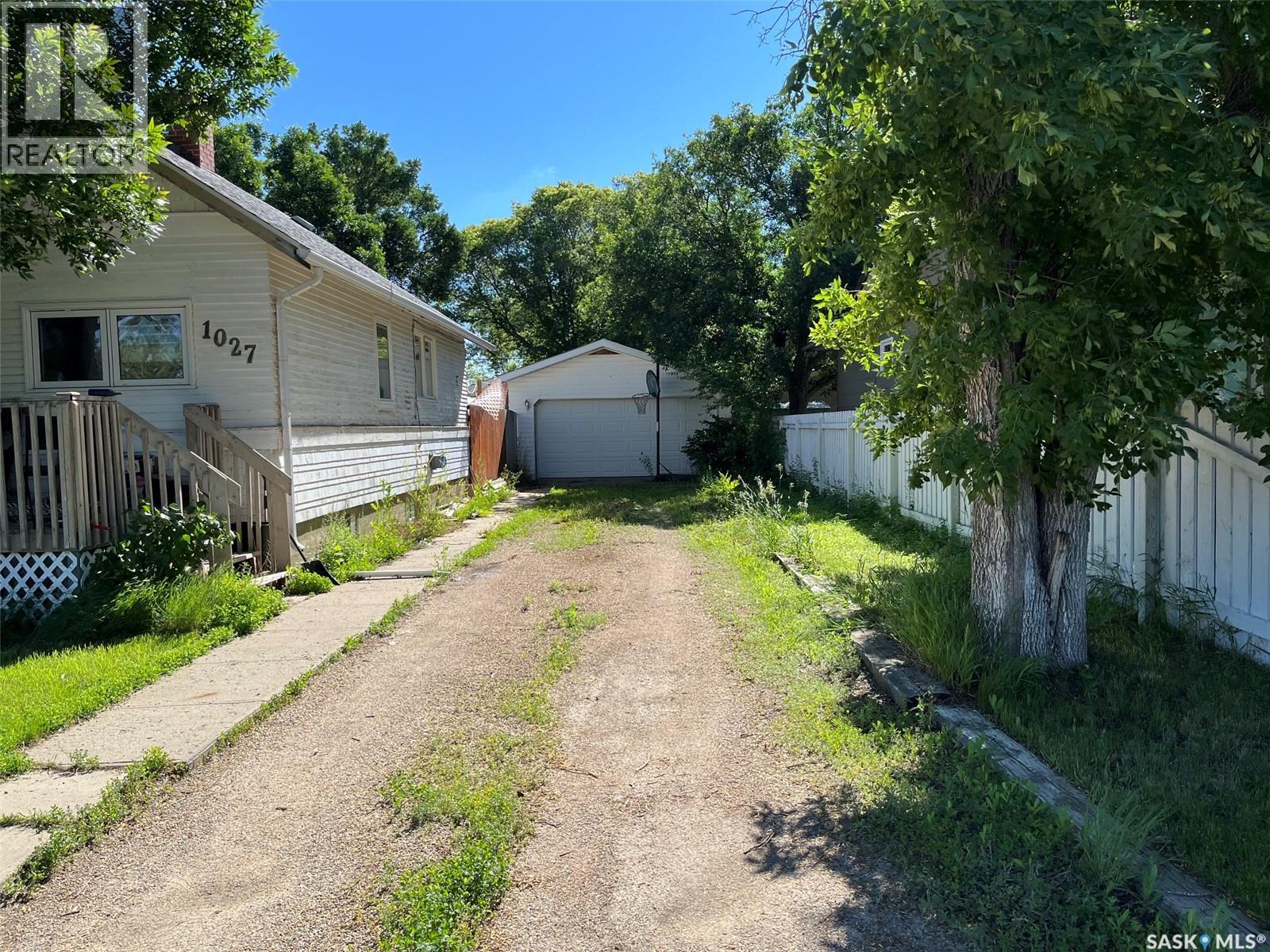 1027 7th AVENUE NE - 27