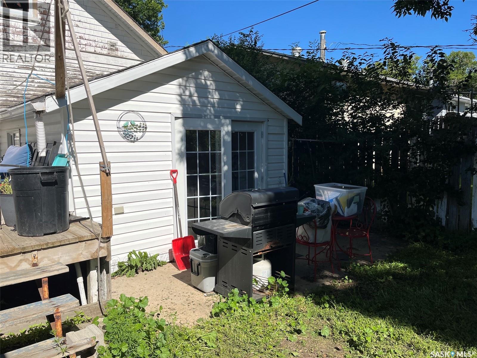 1027 7th AVENUE NE - 32